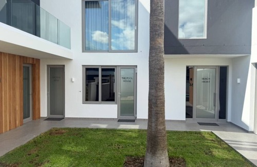 Sunset Beach Apartment | Ocean 9 - Pool-Suite