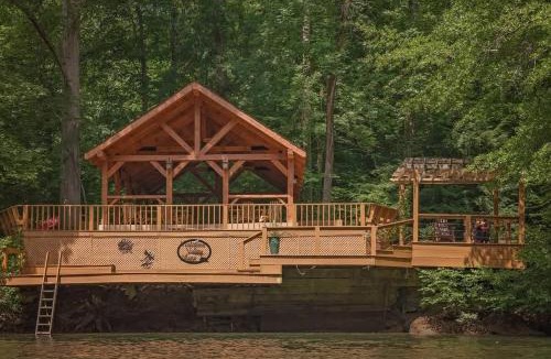 Benton House | Ocoee Cabin Beautiful Cabin On The River's Edge