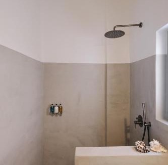 Plaka Apartment | Odyssey Rock Milos Sunset Suites