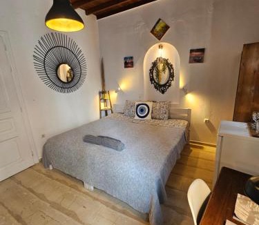 Little Venice Apartment | Onyx Studio