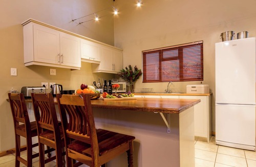 Robertson Cabin | Orange Grove