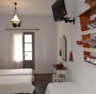 Platis Gialos Apartment | Ostria Studios