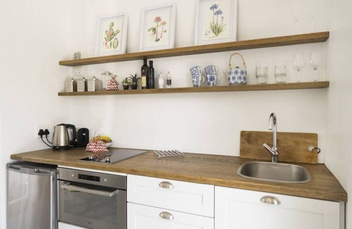 Hout Bay Cottage | Owl Cottage -Fireplace, Pool, Sea & Mountain Views