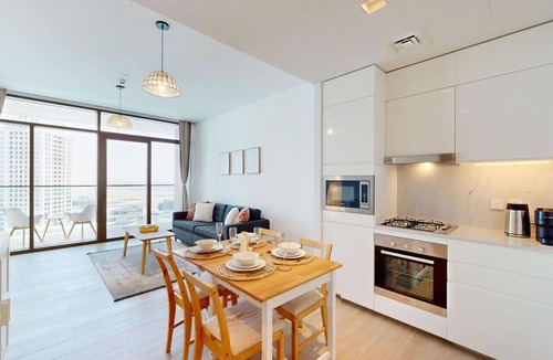 Dubai Apartment | Palace Residences - Modern One Bedroom
