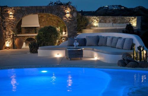 Paradise Villa | Paraga Scorpios area Villa 2 "7min WALK TO BEACH" by Calypso Sunset Villas