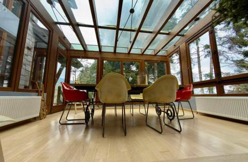 Pavliani House | Pavliani Cliffside Retreat