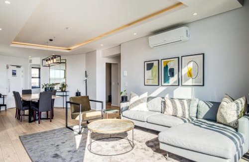 Three Anchor Bay Apartment | Penthouse on S