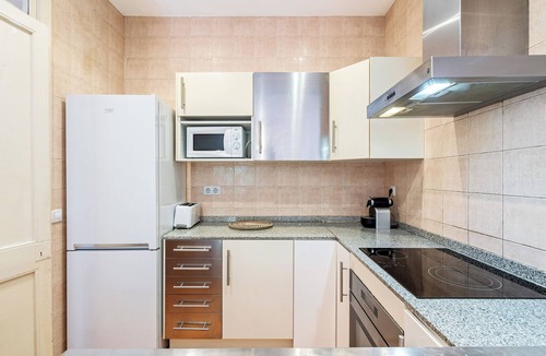 El Camp de l'Arpa del Clot Apartment | Perfect for Families and Work Stays!