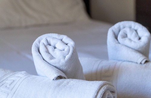 Vatos Apartment | Pet-Friendly 'Studio Rigga Maria' with Garden & Wi-Fi
