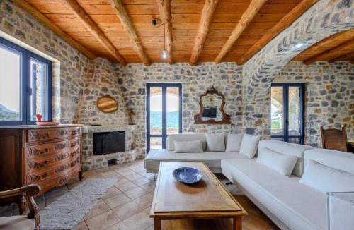 Lampini Villa | Petritis