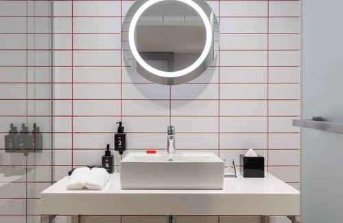 Silo District Hotel | Radisson RED V&A Waterfront, Cape Town