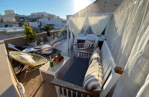 Old Town Rethymnon House | Residenza Rithymna Centro with a private roof terrace and hot tub