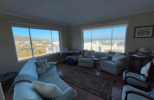 L'Agulhas House | Restio