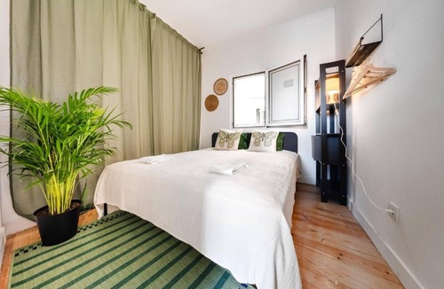 Santo Estevao Apartment | Riverfront Elegance 41BR Spacious Retreat