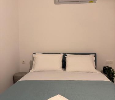 Eleftheres Apartment | Royal Vinea Suites