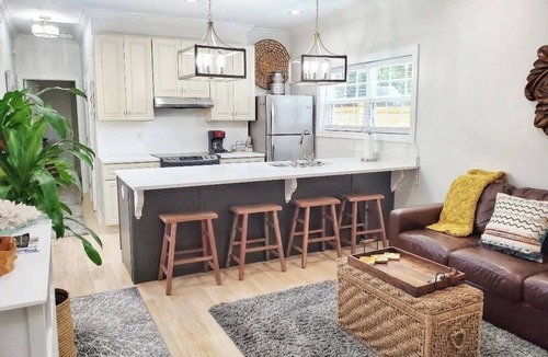 Mount Pleasant Cottage | Ruby's Cottage/Close to Beaches & Downtown