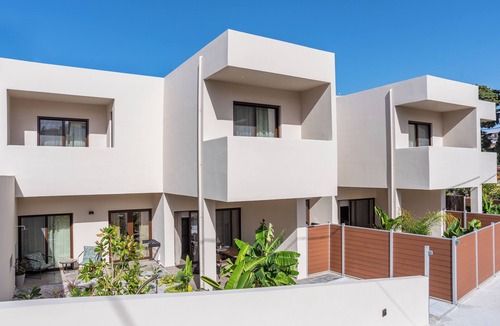 Karlovassi Apartment | Samos Tropic Apartments
