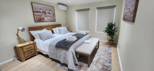 Hermanus Heights Apartment | Sea 'n Summit Suite