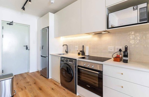 Sea Point House | Seabreeze Studio - View, Prom, Wifi