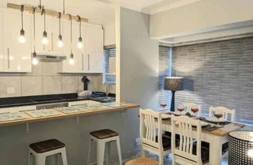 Sea Point Apartment | Serenity