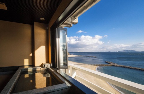 Nishiuracho House | shunkeiroman ginpaso