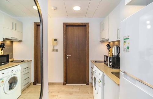 Bur Dubai Apartment | Silkhaus Stylish Studio | Burj Daman | DIFC