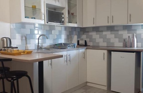 Uitenhage Apartment | SixtyB