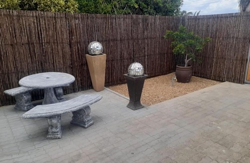 Uitenhage Apartment | SixtyB