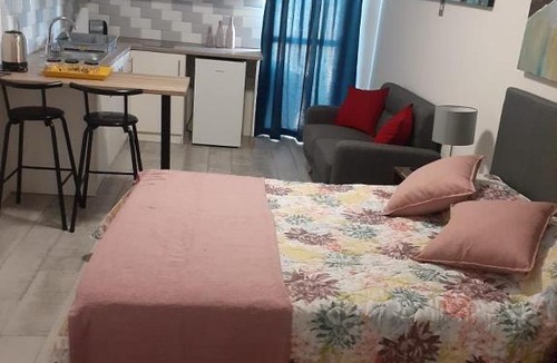 Uitenhage Apartment | SixtyB