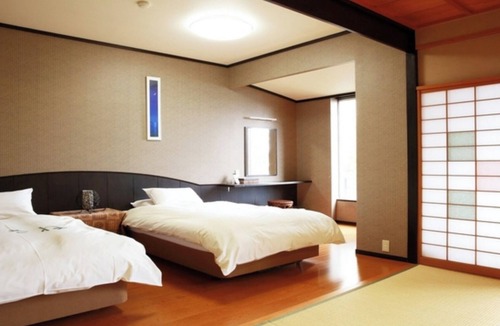 Akahodani Onsen Hotel | Smoking 2 meals included Modern spacious JapaneseWestern room 2 people /Kaga Ishikawa