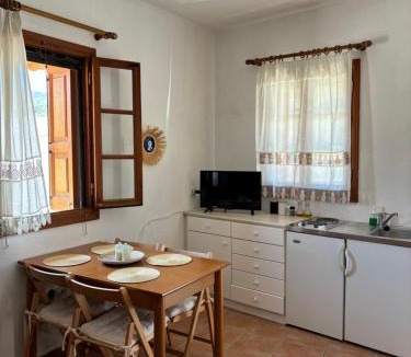 South Rhodes House | Sofia’s Studio