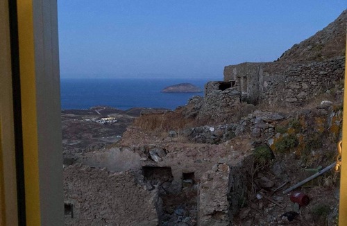 Serifos House | Sophisticated studio with stunning view