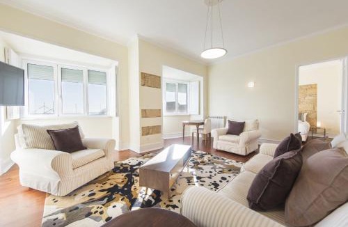 Alfama Apartment | Spacious 4bdr River View