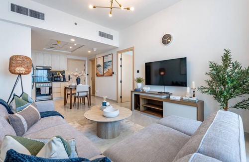 Jadaf Apartment | Spacious Balcony with Breathtaking Creek Views, Short Drive from Zabeel Stadium