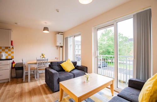 Limerick Apartment | Spacious Group Base - 4 Bed Central Limerick