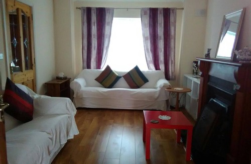 Cloonfad House | Spacious Modern Country House -4 Bedrooms/2 floors