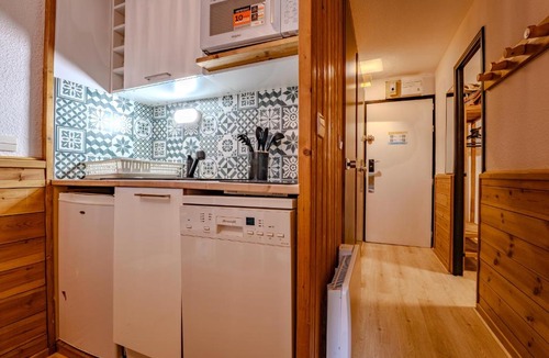 Val-Thorens Apartment | Spacious Slope front Ski-In and ski Out