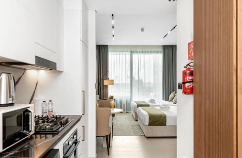 Downtown Dubai Apartment | Spacious Studio with Balcony & Jacuzzi Trillionaire Residences, Business Bay