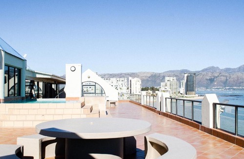 Strand Apartment | Strand Pavilion
