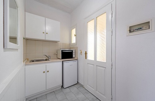 Roda Apartment | Studio 'Alexandros Studios 4' with Shared Pool, Wi-Fi and Air Conditioning