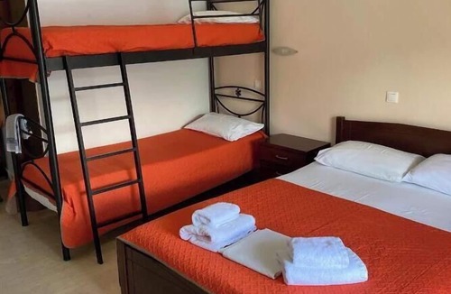Vassiliki Apartment | Studio Apartment 'Studios and Apartments Thomas 8' with Balcony, Wi-Fi and Air Conditioning