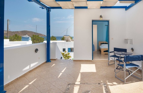 Livadi Apartment | Studio Apartment 'Studios Ninemia Serifos 4' with Sea View, Wi-Fi and Air Conditioning
