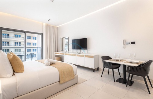 Dubai Apartment | Studio with Seamless Mall Access, Steps from the Bus Stop, Binghatti Stars