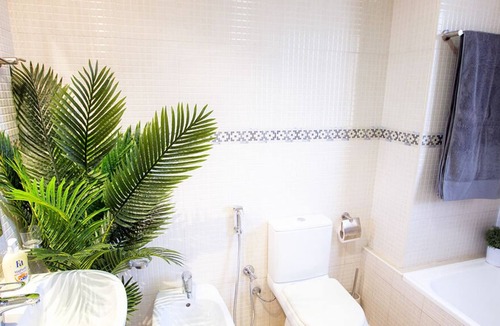 Al Hamra Village Apartment | STUNNING 2 BED APARTMENT