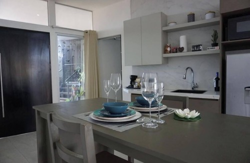 Manuel Antonio Hotel | Suite 1 - 4 Hotel VOS 4 Pool Level Suites
