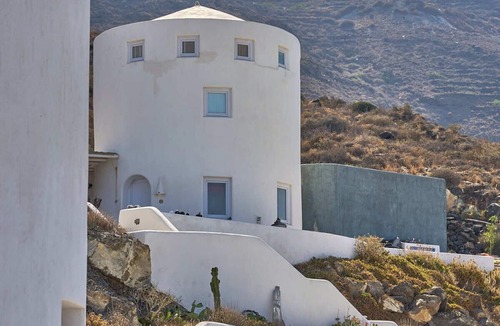 Imerovigli Villa | Superior Windmill with a private jacuzzi