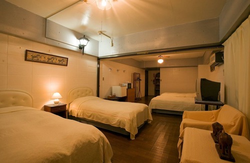 Onna Bed & Breakfast | Surfside Bed & Breakfast