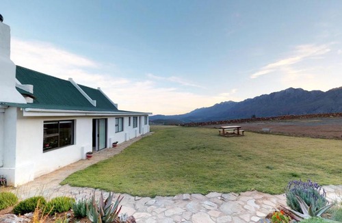 Oudtshoorn Hotel | Swartberg Pass Cottages - Kobus Se Gat