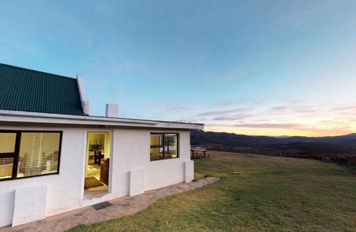 Oudtshoorn Hotel | Swartberg Pass Cottages - Kobus Se Gat