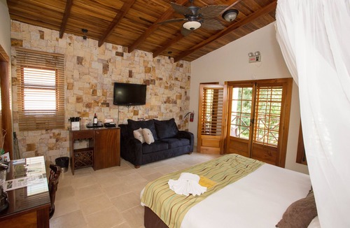 Manuel Antonio Resort | The Falls by Lalibela
